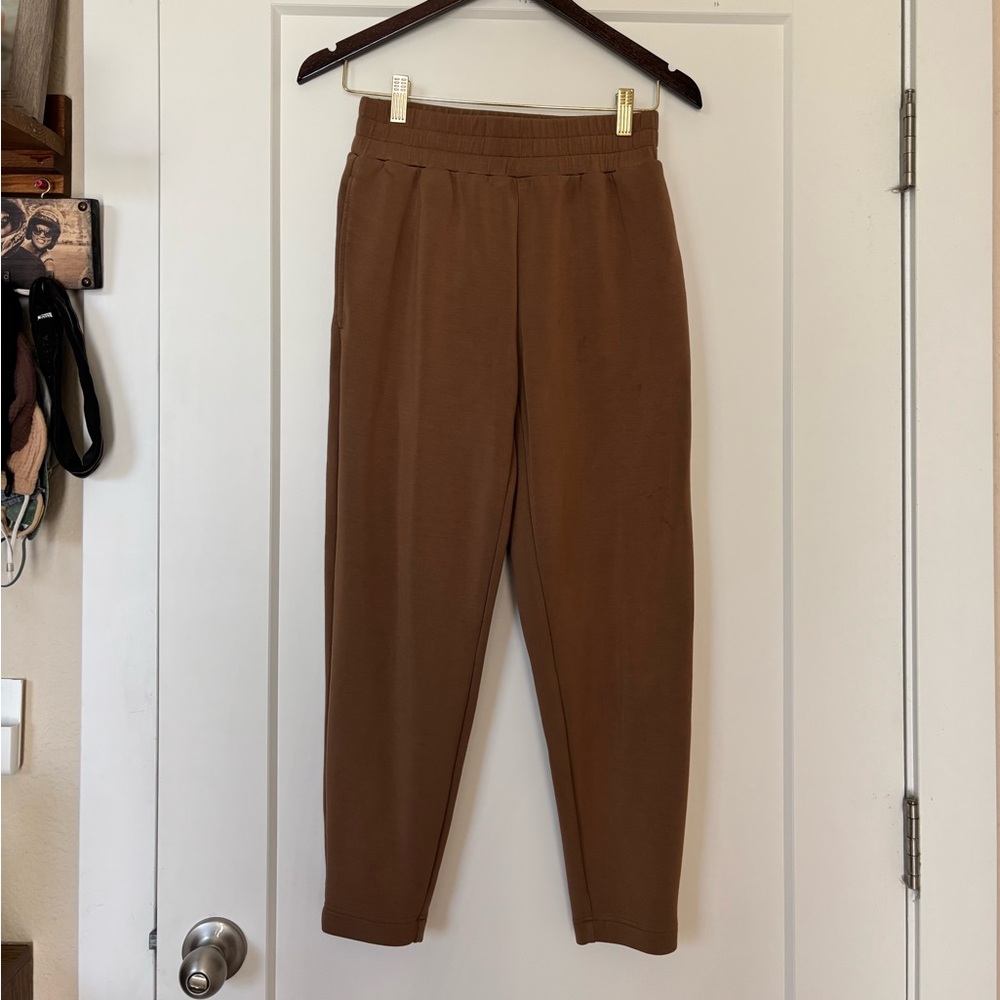 Varley The Slim Pant 25” Cedar color